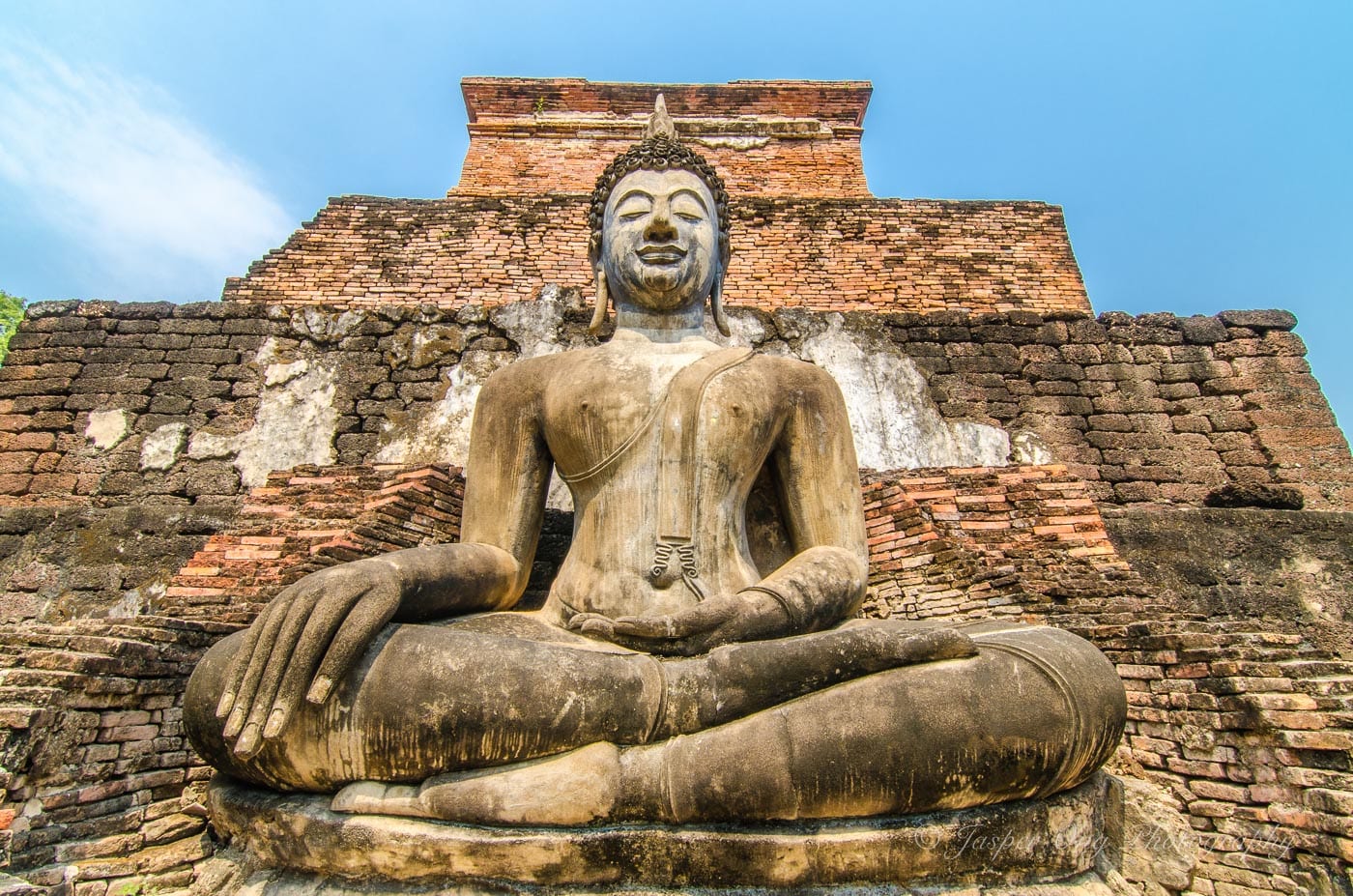 Seated Buddha at Wat Mahathat